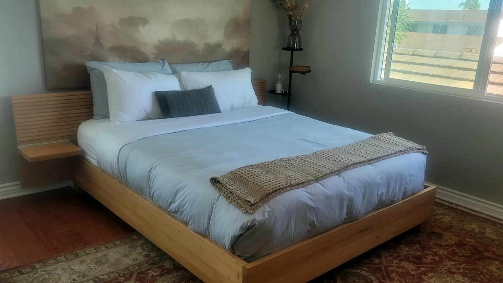 Coastal Retreat Home 2 Miles From Beach Huntington Beach